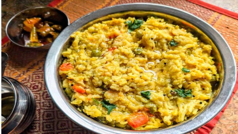 Weight Loss Indian Diet: లంచ్‌కి ప్రోటీన్ అధికంగా ఉండే మూంగ్ దాల్ కిచిడి.. ఇలా సింపుల్‌గా తయారు చేసుకోండి..