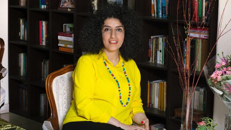 Narges Mohammadi: నర్గీస్ మొహమ్మది ఎవరు? నోబెల్ శాంతి బహుమతి గ్రహీతకు ఇరాన్ 7.5 ఏళ్ల జైలు శిక్ష ఎందుకు విధించింది?