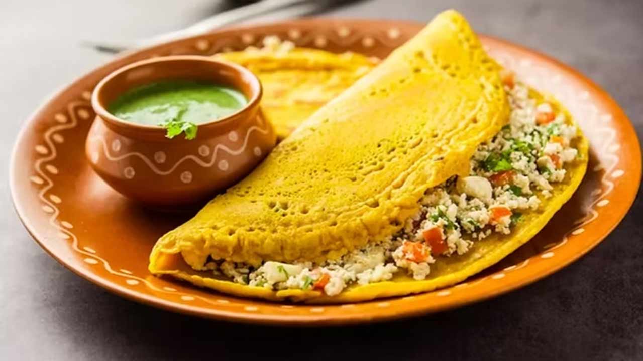 Healthy Protein Breakfast: ప్రతిరోజూ రొటీన్‌ బ్రేక్‌ ఫాస్ట్‌తో విసిగిపోయారా..? ప్రోటీన్లు పుష్కలంగా ఉండే పనీర్ చిల్లా ట్రై చేయండి..