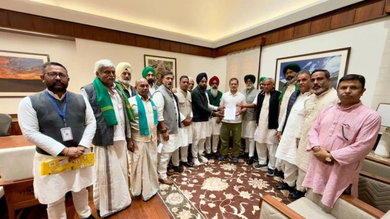 Rahul Gandhi: రైతులతో రాహుల్‌గాంధీ భేటీ.. ‘‘స్టేజ్ మేనేజ్డ్’’ అంటూ బీజేపీ ధ్వజం