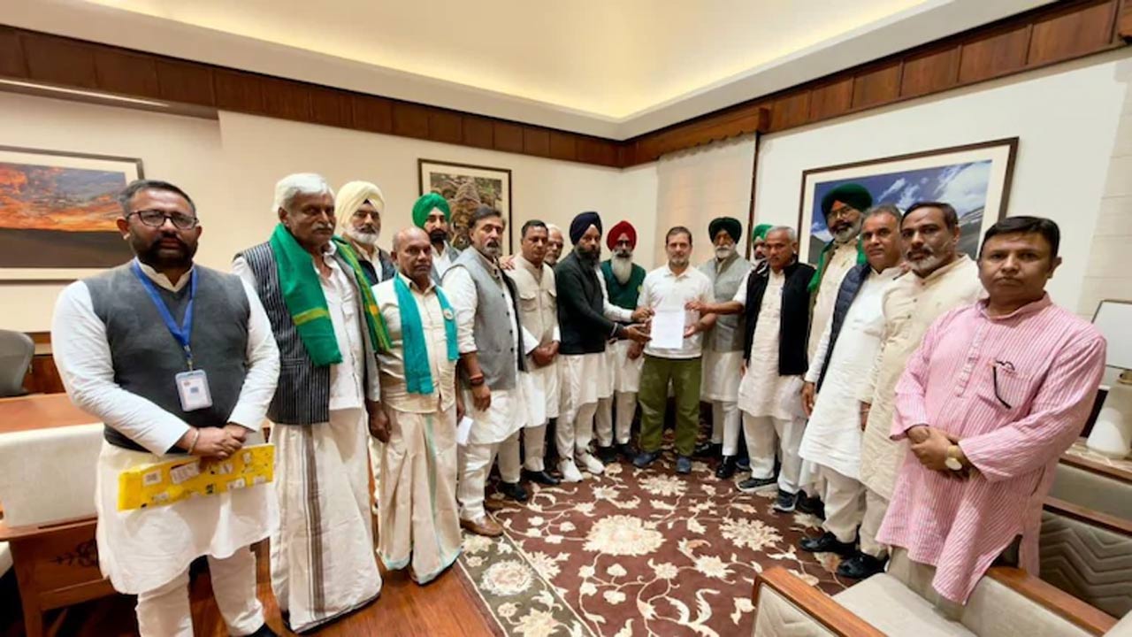 Rahul Gandhi: రైతులతో రాహుల్‌గాంధీ భేటీ.. ‘‘స్టేజ్ మేనేజ్డ్’’ అంటూ బీజేపీ ధ్వజం