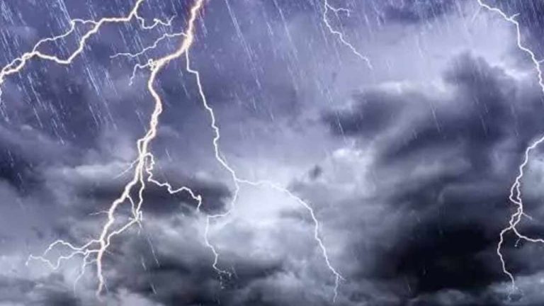 Thunderstorms Alert : అలర్ట్.. ఈ జిల్లాల్లో పిడుగులతో కూడిన వర్షాలు..