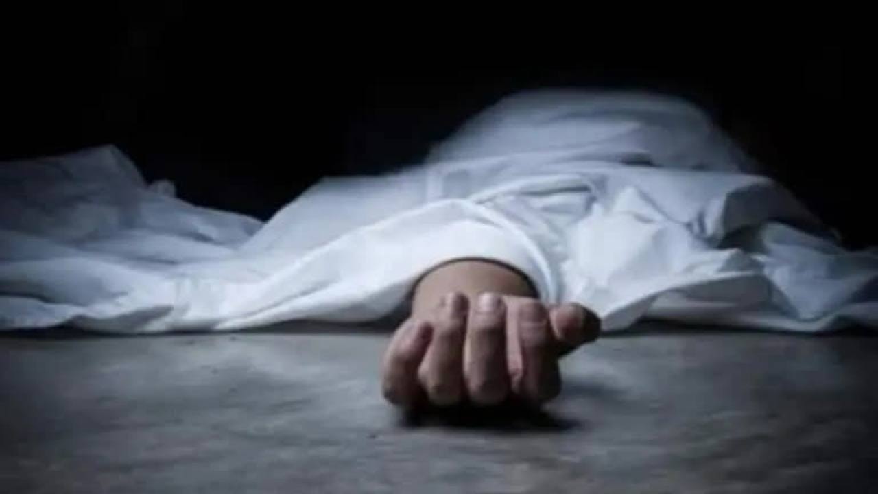 three sisters committed suicide by jumping from the 9th floor in ghaziabad