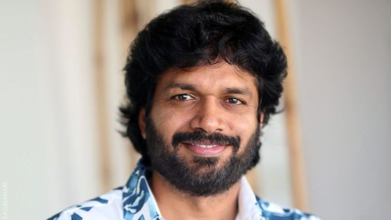 Anil Ravipudi : తన సినిమాపై వస్తున్న పుకార్లపై  సెటైర్ వేసిన దర్శకుడు అనిల్ రావిపూడి