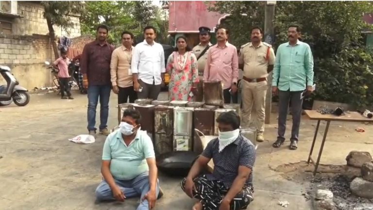 Eluru: జంతు కొవ్వుతో నూనె తయారీ.. నకిలీ నూనె గుట్టురట్టు!