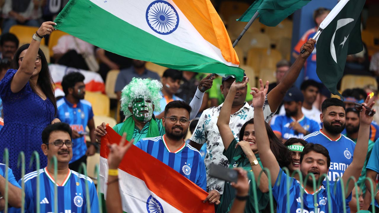 IND vs PAK: టాస్ గెలిచిన పాకిస్తాన్.. బ్యాటింగ్ ఎవరిదంటే?