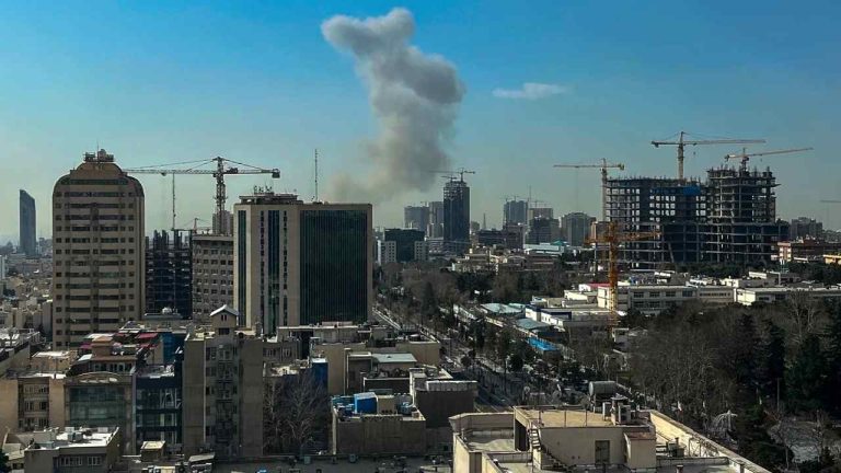 Israel – Iran War:  దుబాయ్, కువైట్, ఖతార్ ఎయిర్ స్పేస్ మూసివేత..