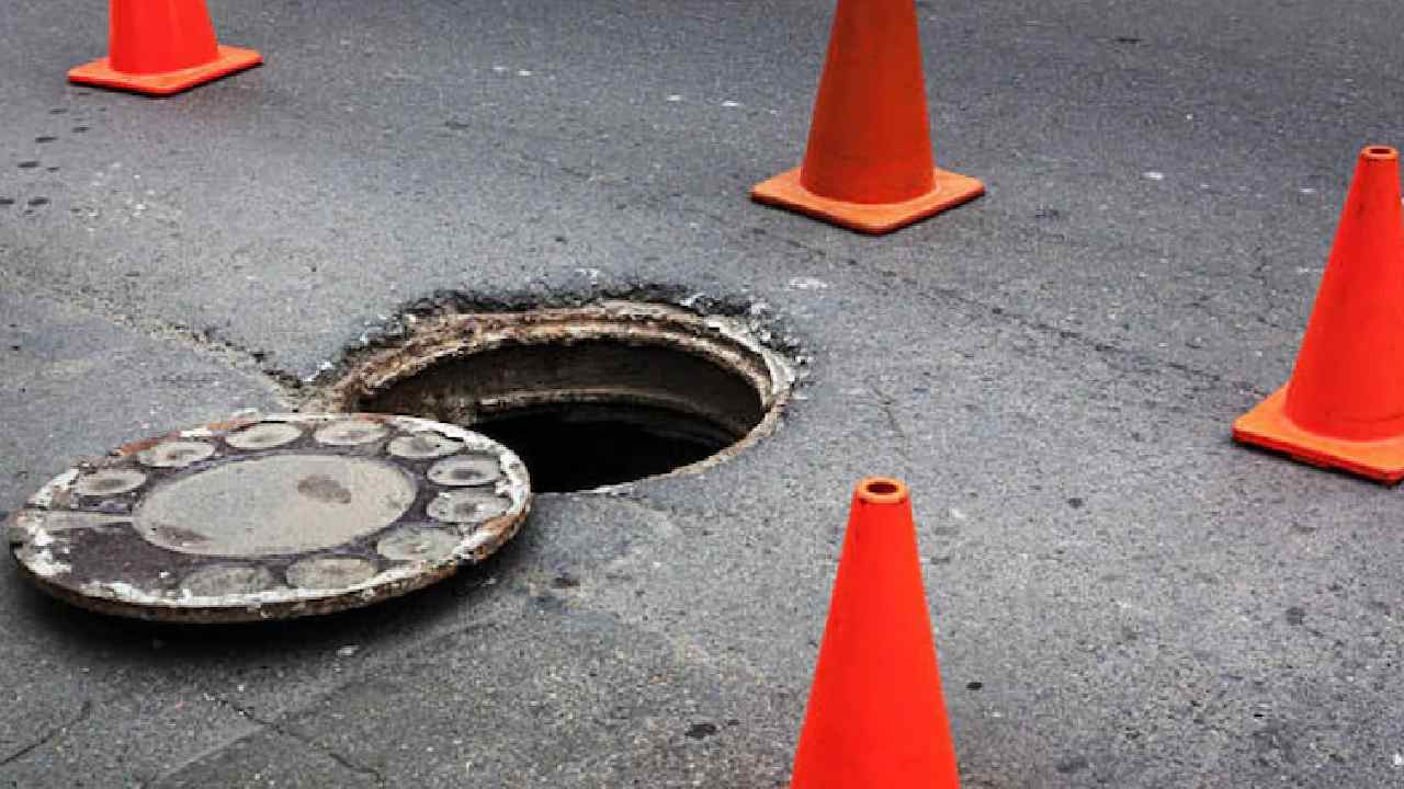 pakistan crisis punjab imposes 10 year jail rs 50 lakh fine for manhole cover theft