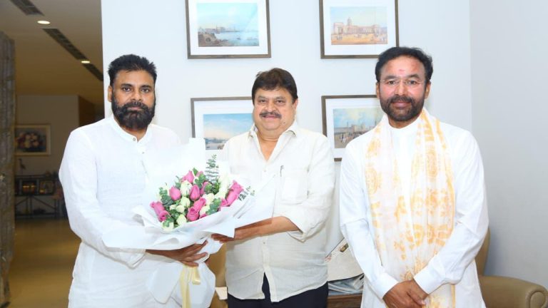 Telangana BJP: బీజేపీకి జనసేన సపోర్ట్.. మున్సిపల్ ఎన్నికల ప్రచారానికి పవన్ కళ్యాణ్..