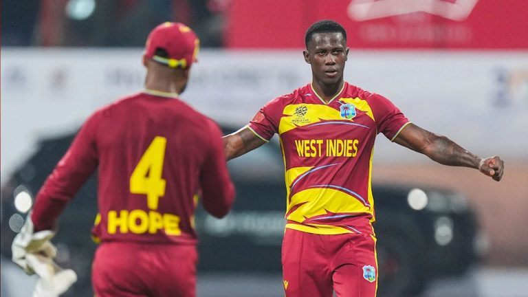 Shamar Joseph: వాహ్ నువ్వు తోపు భయ్యా..! ఒకే మ్యాచ్‌లో 4 వికెట్లు.. 4 క్యాచ్‌లు.. వరల్డ్ రికార్డ్!