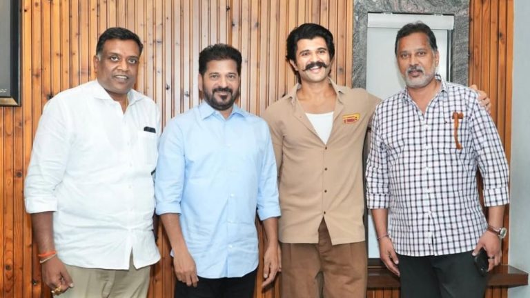 Vijay Devarakonda : తెలంగాణ ముఖ్యమంత్రి రేవంత్ రెడ్డిని కలిసిన విజయ్ దేవరకొండ
