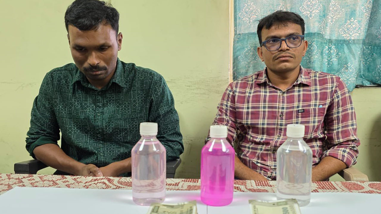 Hyderabad: రూ.లక్ష లంచం తీసుకుంటుండగా.. రెడ్ హ్యాండెడ్‌గా పట్టుబడిన ఎస్సైలు..