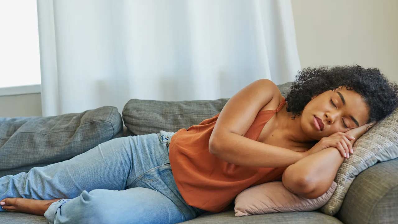 Health Tips: మధ్యాహ్నం కునుకు మంచిదేనా? నిపుణులు ఏం చెబుతున్నారంటే!