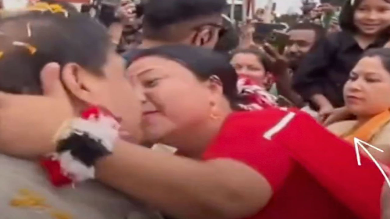 woman kisses assam cm himanta biswa sarma amid frenzied election campaign crowd video goes viral
