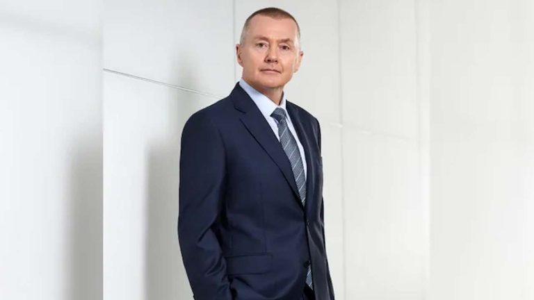 IndiGo CEO: ఇండిగో నూతన సీఈవోగా విలియం వాల్ష్.. ఈయన ఎవరంటే?