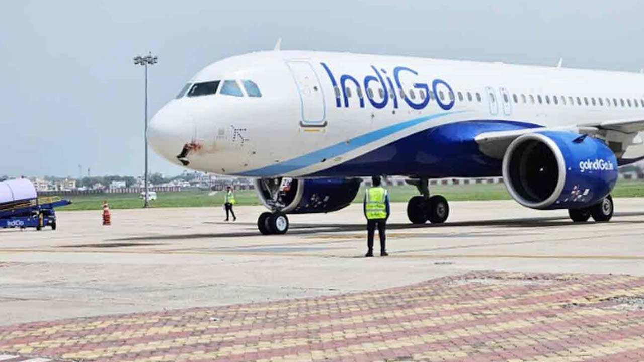 Indigo Emergency: జస్ట్ మిస్.. ఢిల్లీ విమానాశ్రయంలో తృటిలో తప్పిన పెను ప్రమాదం