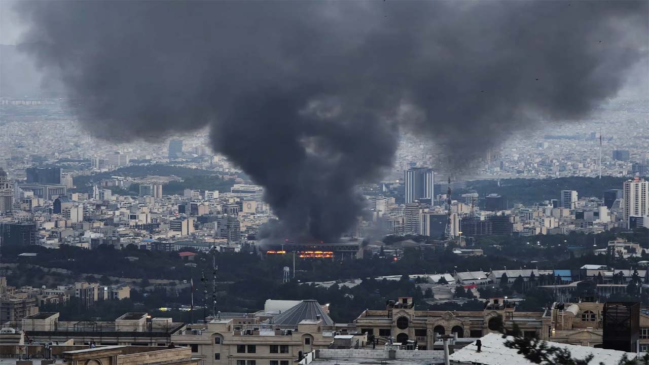 Iran-Israel War: ఇరాన్‌ నివాసాలపై ఇజ్రాయెల్, అమెరికా దాడి.. 26 మంది మృతి