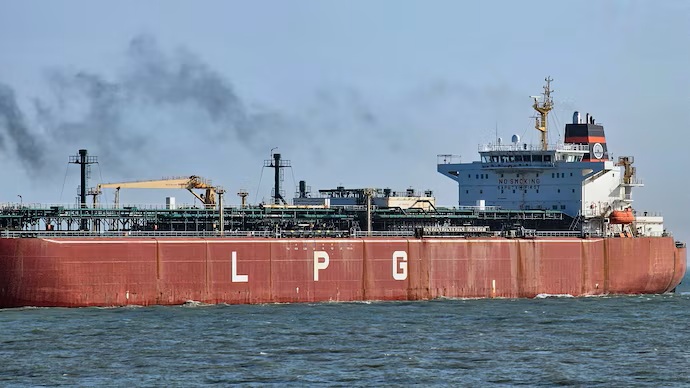 LPG Tankers Cross Strait of Hormuz: గుడ్‌న్యూస్.. హర్మూజ్ జలసంధి నుంచి రెండు భారతీయ గ్యాస్ నౌకల ప్రయాణం..!