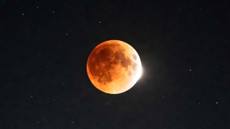 Lunar Eclipse 2026: ఈ చంద్రగ్రహణం మీ జీవితాన్ని మారుస్తుందా?.. రాశి ఫలితాలు, పరిహారాలు ఇవే!