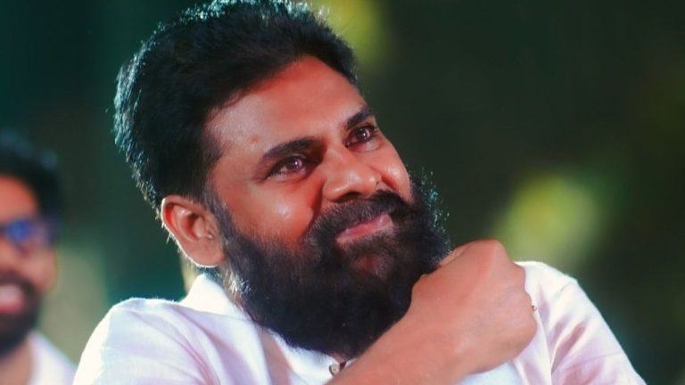 Pawan Kalyan: ‘గాడ్ ఫాదర్’ డైరెక్టర్‌తో పవన్ కళ్యాణ్.. అంతా ఉత్తిదే!