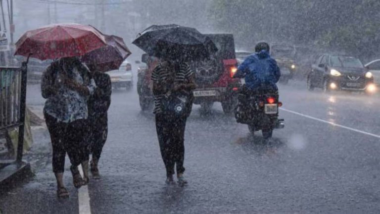 IMD Rain Alert: పలు రాష్ట్రాలకు భారీ వర్ష సూచన.. అప్రమత్తంగా ఉండాలని ఐఎండీ హెచ్చరిక