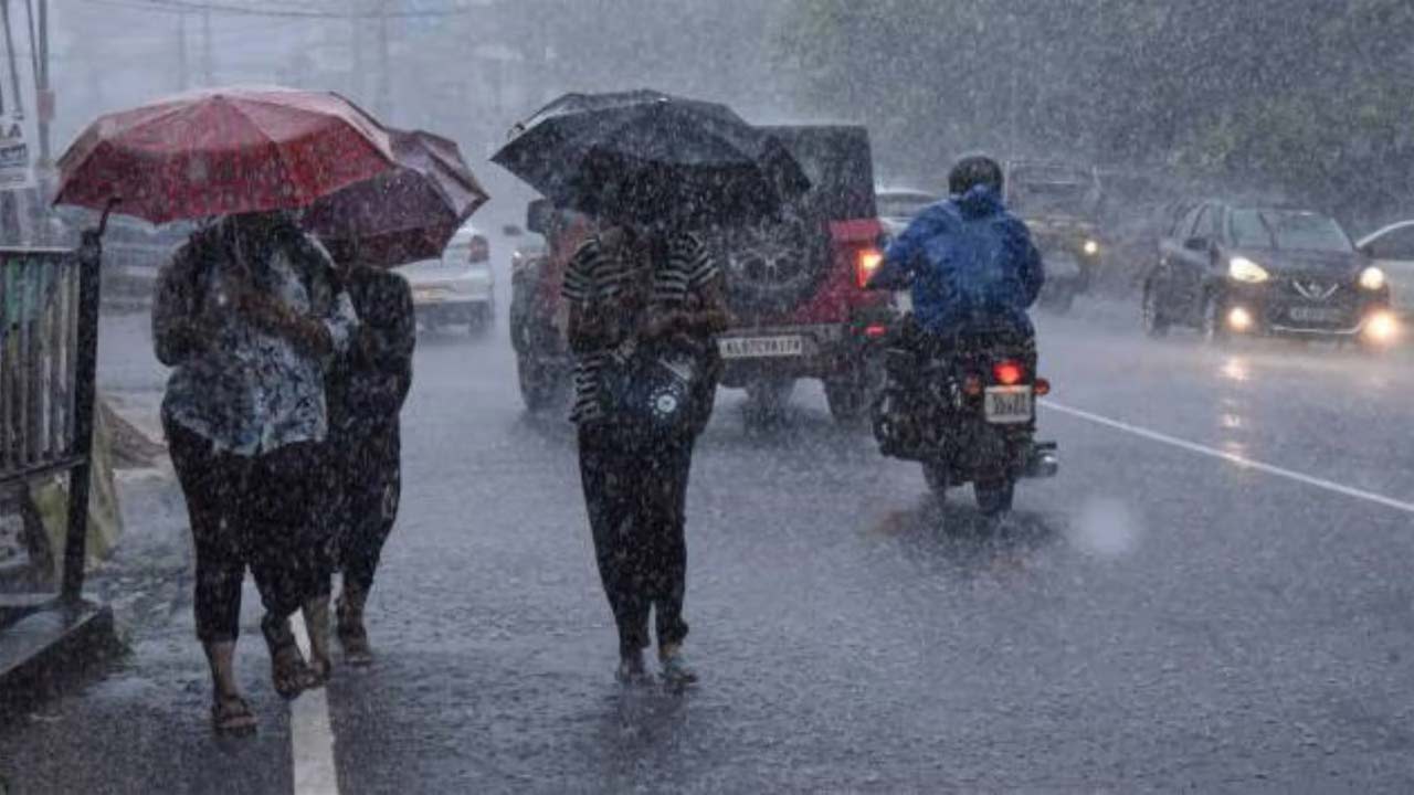 IMD Rain Alert: పలు రాష్ట్రాలకు భారీ వర్ష సూచన.. అప్రమత్తంగా ఉండాలని ఐఎండీ హెచ్చరిక