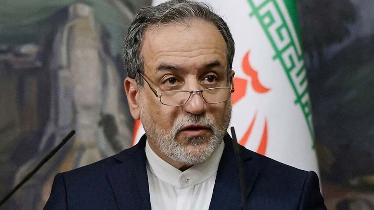 Strait of Hormuz: భారత్ కు ఊరట.. హర్మూజ్ జలసంధి గుండా నౌకలు ప్రయాణించడానికి ఇరాన్ అనుమతి