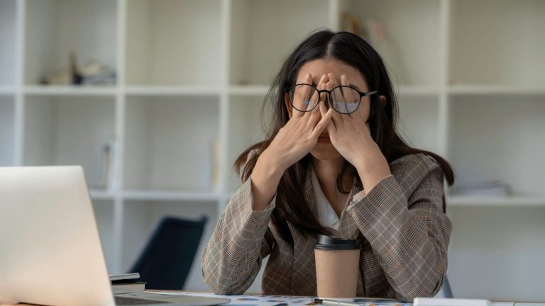 Silent Signs Of Stress: ఒత్తిడిని కనిపెట్టడం ఎలా..? శరీరమిచ్చే సంకేతాలివే.. 