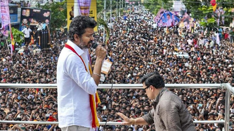 Vijay: తమిళనాడు ఎన్నికల వేళ ట్విస్ట్.. హీరో విజయ్‌కు మరోసారి సీబీఐ నోటీసు