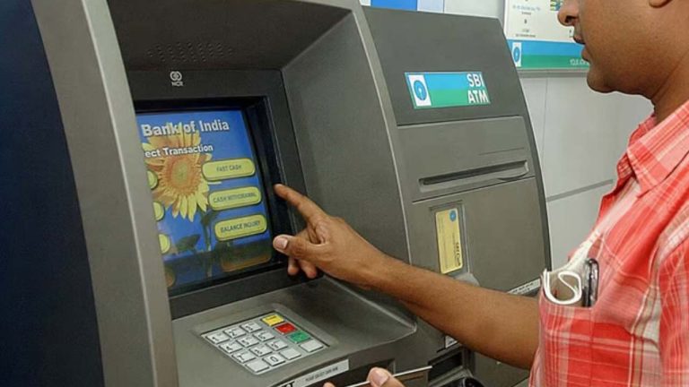 Bank of Baroda: ATMలో డబ్బులు రాలేదు.. కానీ ఖాతా నుంచి డెబిట్.. కస్టమర్ 9 ఏళ్ల న్యాయ పోరాటం.. చివరకు