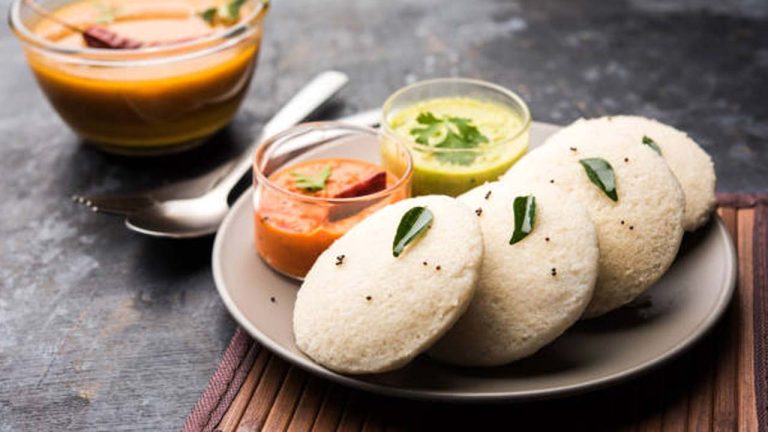 Soft Idli Tips : దూది లాంటి మెత్తటి ఇడ్లీల కోసం చిట్కాలు.. పప్పు, బియ్యం ఎంతసేపు నానబెట్టాలో తెలుసా.?