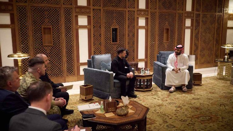 Iran War: గల్ఫ్ దేశాలకు రక్షణ.. ఇరాన్ యుద్ధంలోకి ఉక్రెయిన్ ఎంట్రీ..