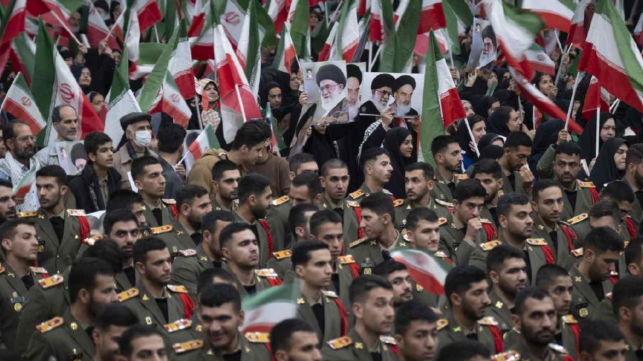 Iran Warns US: శత్రువుల కాళ్లు నరికేస్తాం, రష్యా-చెచెన్ దళాలు సిద్ధంగా ఉన్నాయి.. ఇరాన్ వార్నింగ్..