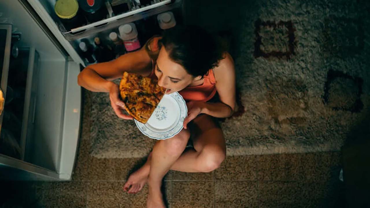 Late Night Hunger : అర్ధరాత్రి ఆకలి వేస్తుందా..? కారణం ఇదే అంటున్న డాక్టర్లు..!