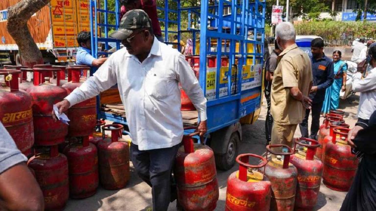 LPG Crisis: వంటగ్యాస్ బుకింగ్ గడువు మరోసారి పెంపు.. ఈసారి ఎన్ని రోజులంటే..