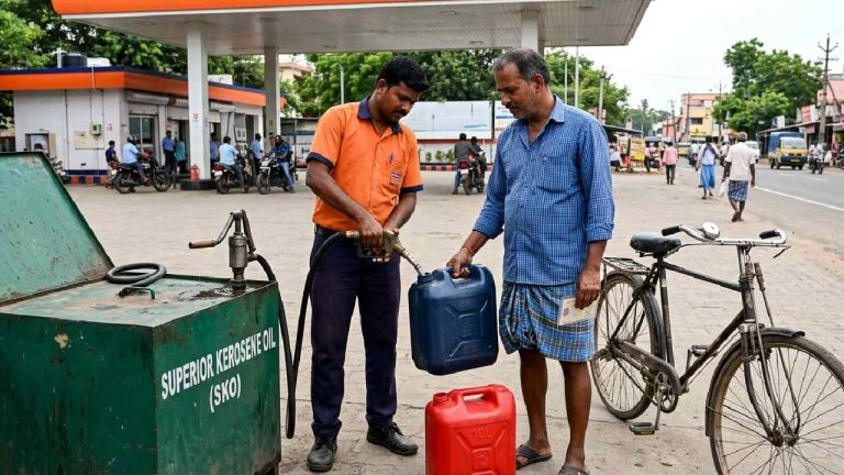 LPG Crisis: ఎల్పీజీ సంక్షోభం మధ్య కిరోసిన్‌పై కేంద్రం కీలక నిర్ణయం..