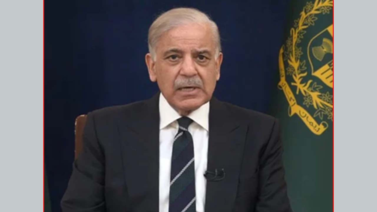 Pakistan: ఆర్థిక ఇబ్బందుల్లో పాకిస్తాన్.. ప్రభుత్వ ఉద్యోగులు, మంత్రులు, ఎంపీల జీతాలు కట్