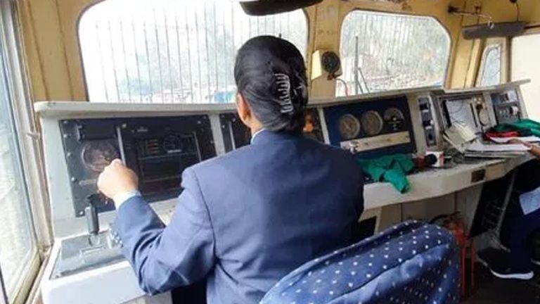 RRB ALP Recruitment 2026: కృపయా ధ్యాన్ దే.. రైల్వేలో 11,127 అసిస్టెంట్ లోకో పైలట్ పోస్టులు.. 10th, ITI పాసైతే చాలు