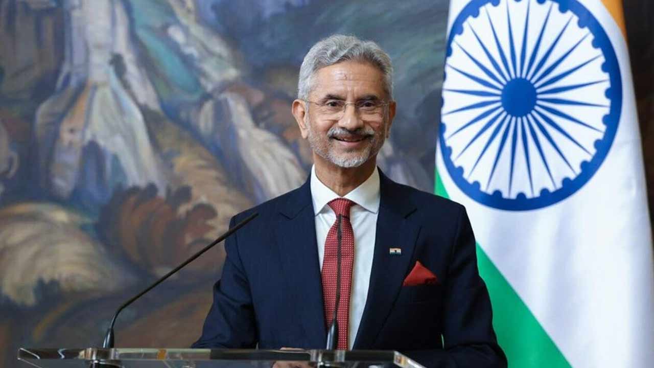 S Jaishankar : ఆధిపత్య కాలం ముగిసింది.. ప్రపంచానికి కొత్త దారి చూపుతున్న భారత్..!