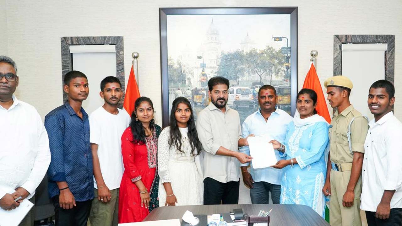 cm revanth reddy support tank bund shiva family help hyderabad