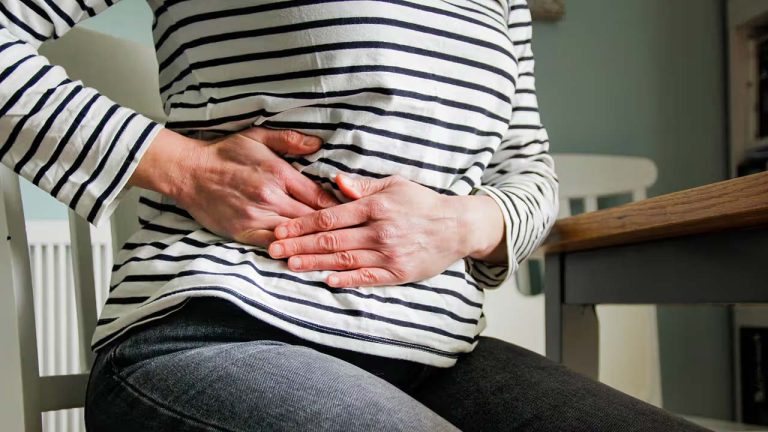 Stomach Pain After Eating.?  తిన్న వెంటనే కడుపు నొప్పా..? ఈ 5 కారణాలు తెలిస్తే షాక్ అవుతారు!