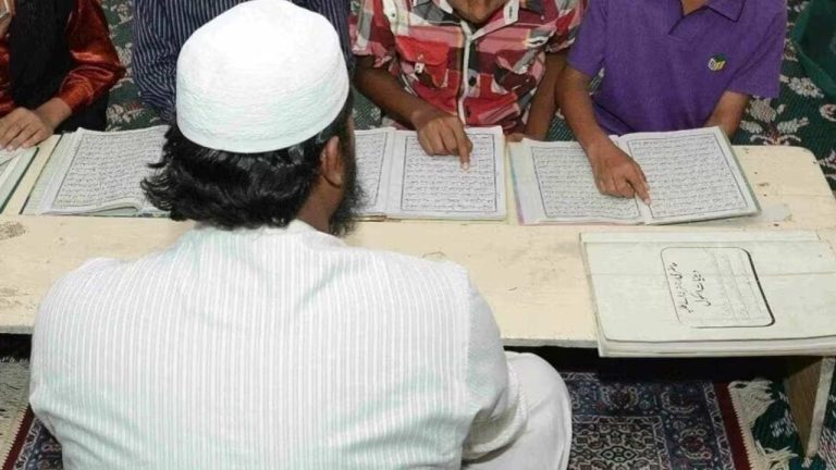Bihar Madarsa: మదర్సా ముసుగులో నేర సామ్రాజ్యం? పోలీసుల సోదాల్లో విస్తుపోయే నిజాలు!