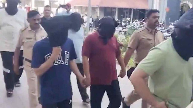 Corporate Jihad: నాసిక్ ‘‘కార్పొరేట్ జిహాద్’’.. హిందూ ఉద్యోగులే టార్గెట్.. నమాజ్ చేస్తేనే సాలరీ హైక్..