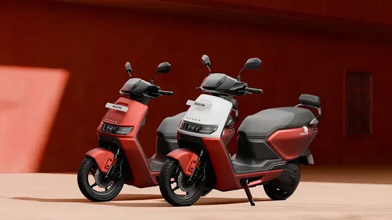EV Scooters: టీవీఎస్ iQube, ఏథర్, బజాజ్ చేతక్.. ఏ ఎలక్ట్రిక్ స్కూటర్ బెస్ట్? ధర, రేంజ్ పూర్తి వివరాలు
