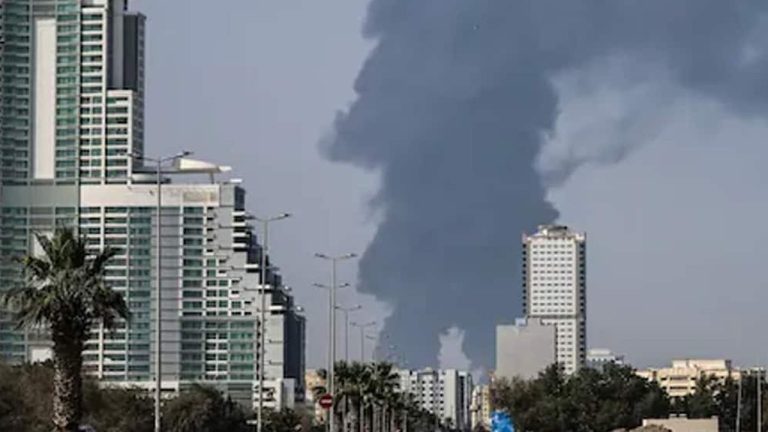 Iran War: యూఏఈపై 450 క్షిపణి, 2,000 డ్రోన్ దాడులు.. అయినా యూఏఈ ఇరాన్‌తో ఎందుకు పోరాడటం లేదు..?