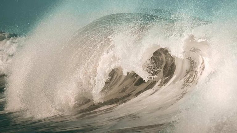 Japan Tsunami Warning: దూసుకొస్తున్న సునామీ.. జపాన్‌లో 10 అడుగుల ఎత్తున ఎగిసిపడుతున్న కెరటాలు!