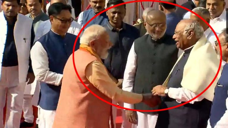 Modi-Kharge: మోడీ-ఖర్గే మధ్య సరదా సంభాషణ.. మనసారా నవ్వుకున్న నేతలు