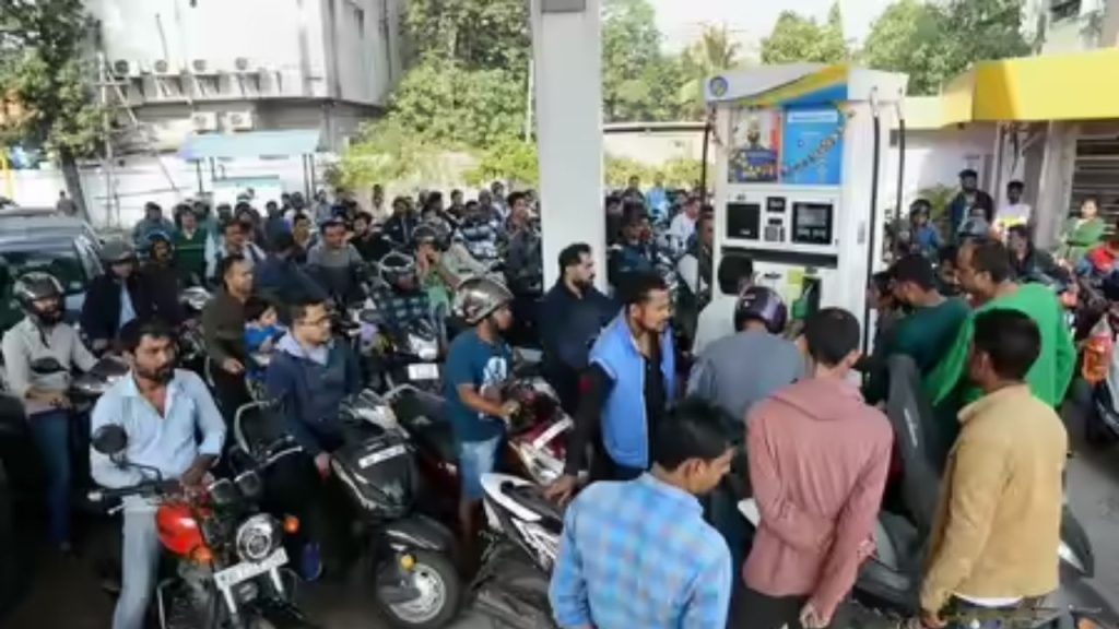 Petrol Bunks Rush