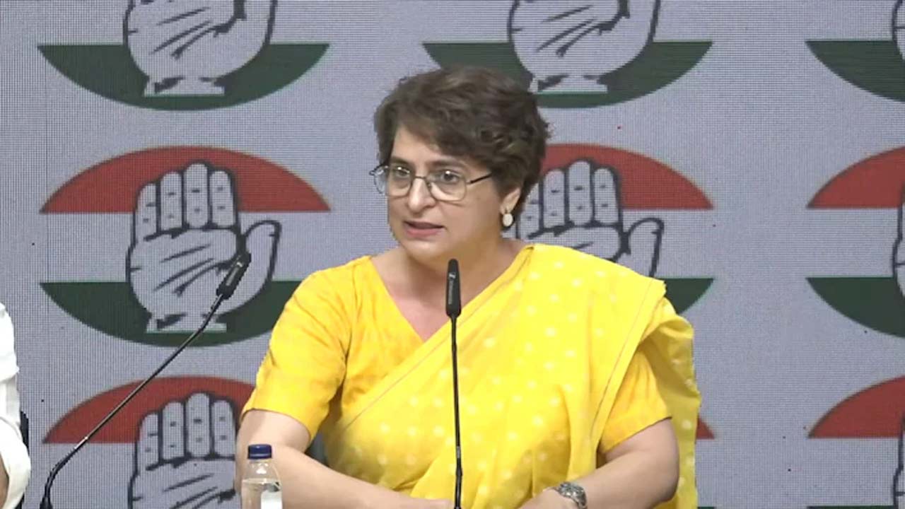 Priyanka Gandhi: ఇది ప్రజాస్వామ్య విజయం.. అధికార పార్టీ కుట్రలను తిప్పికొట్టామన్న ప్రియాంకాగాంధీ