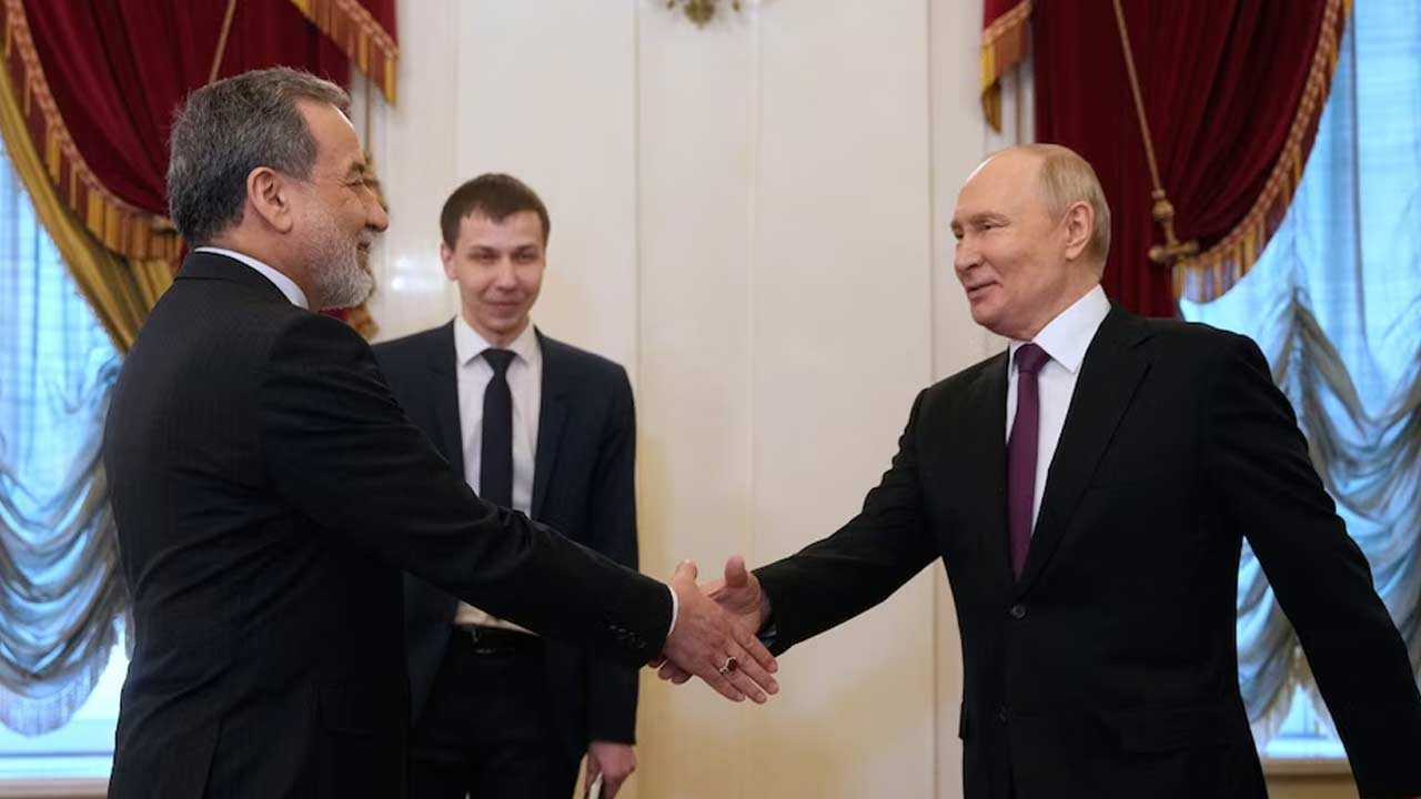putin abbas araghchi meeting russia iran strategic support usa tensions